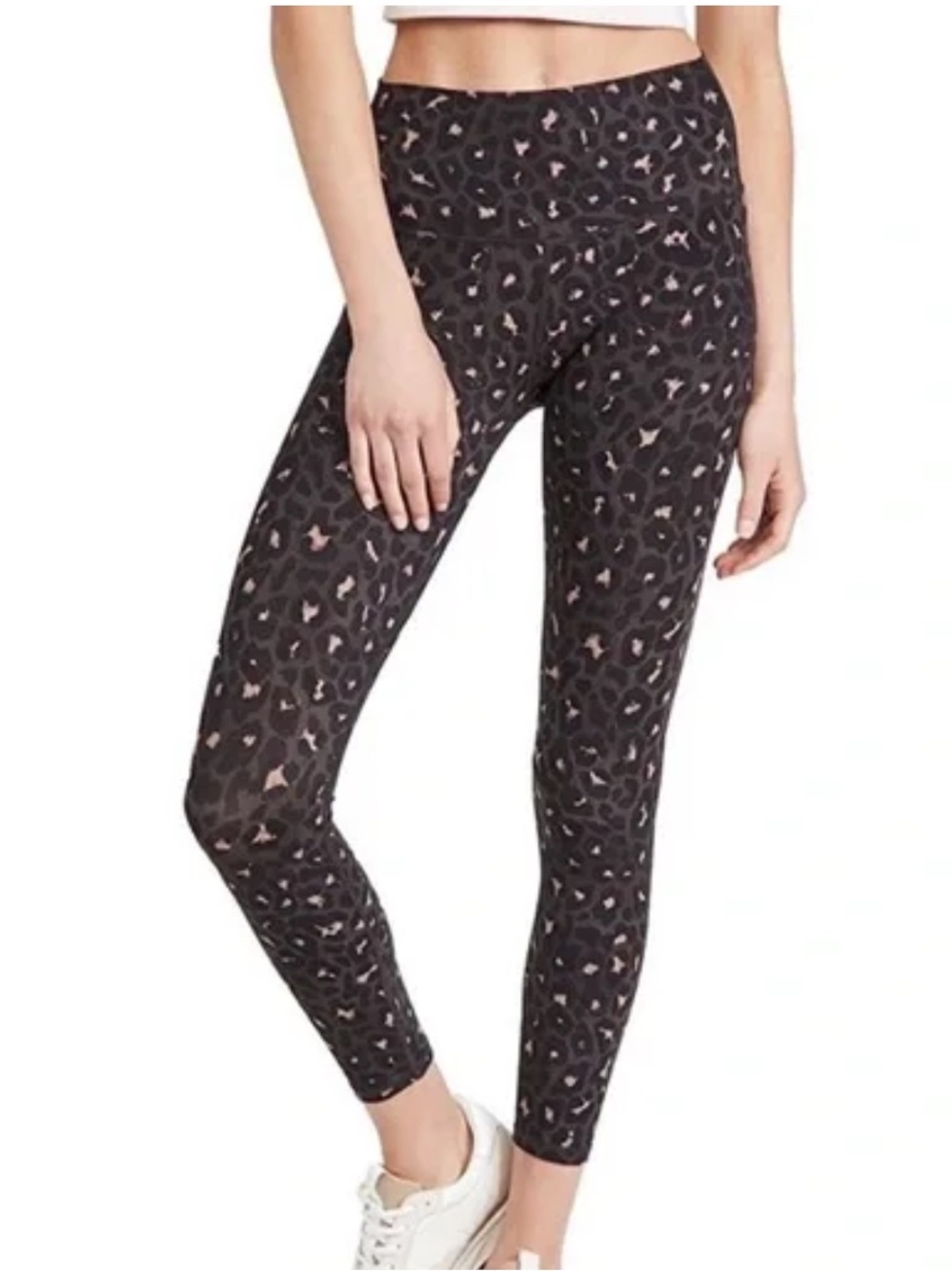 Varley high rise Montero Alina Legging in Molten Leopard. Size S